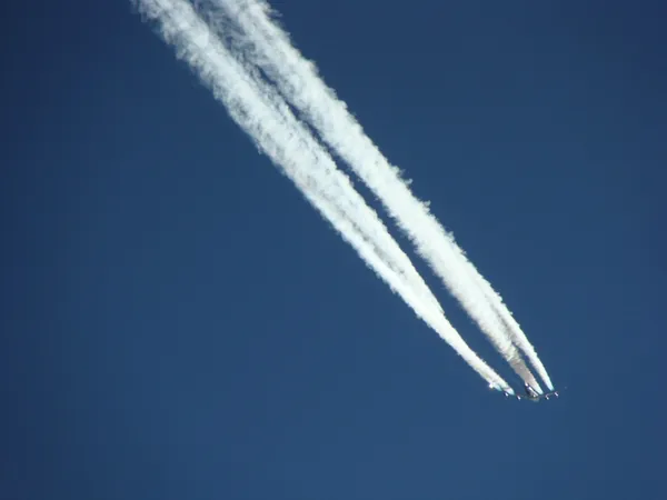Boeing 747 ('Jumbo') passing close. Vertical separation is always at least 1,000 feet, over 300 meters.