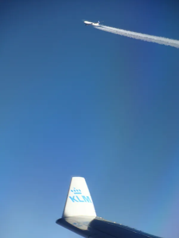 Colleague of Continental Airlines above the winglet.
